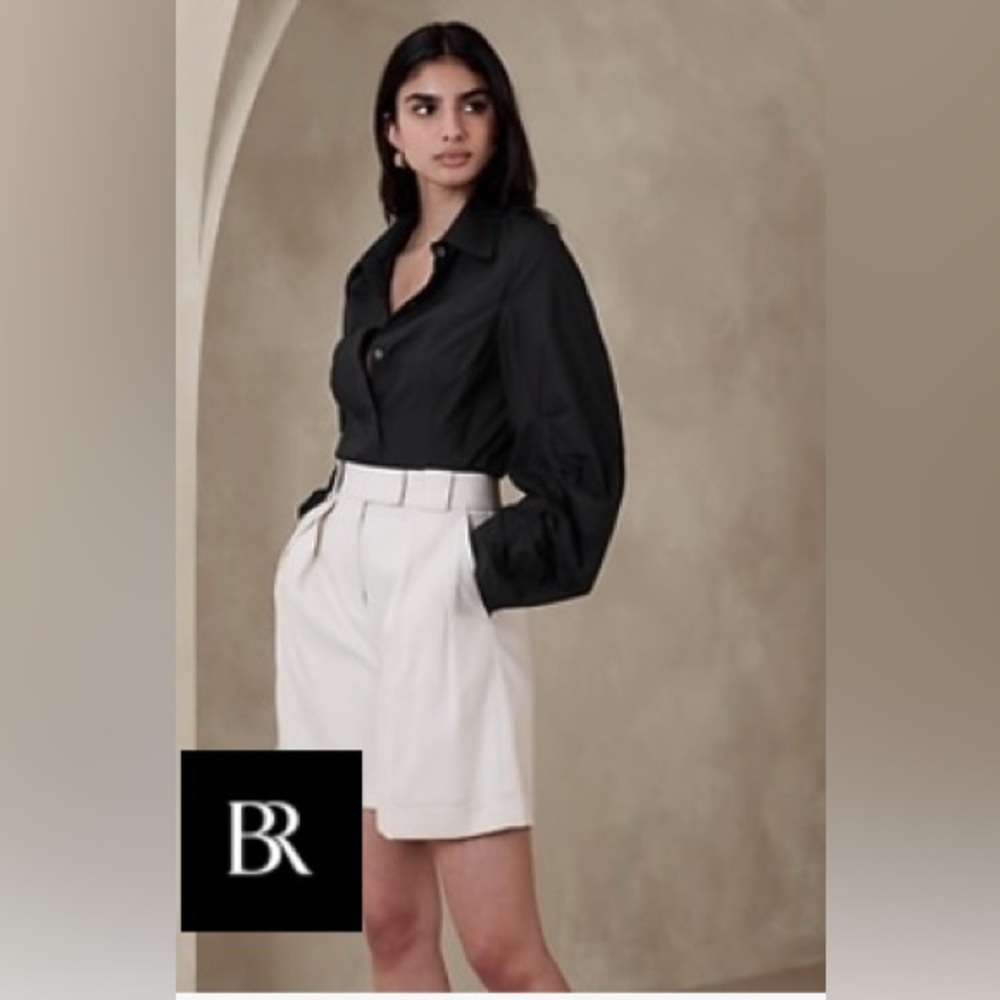 NWT Banana Republic Lish Poplin Top size Large black rouched arms, button down
